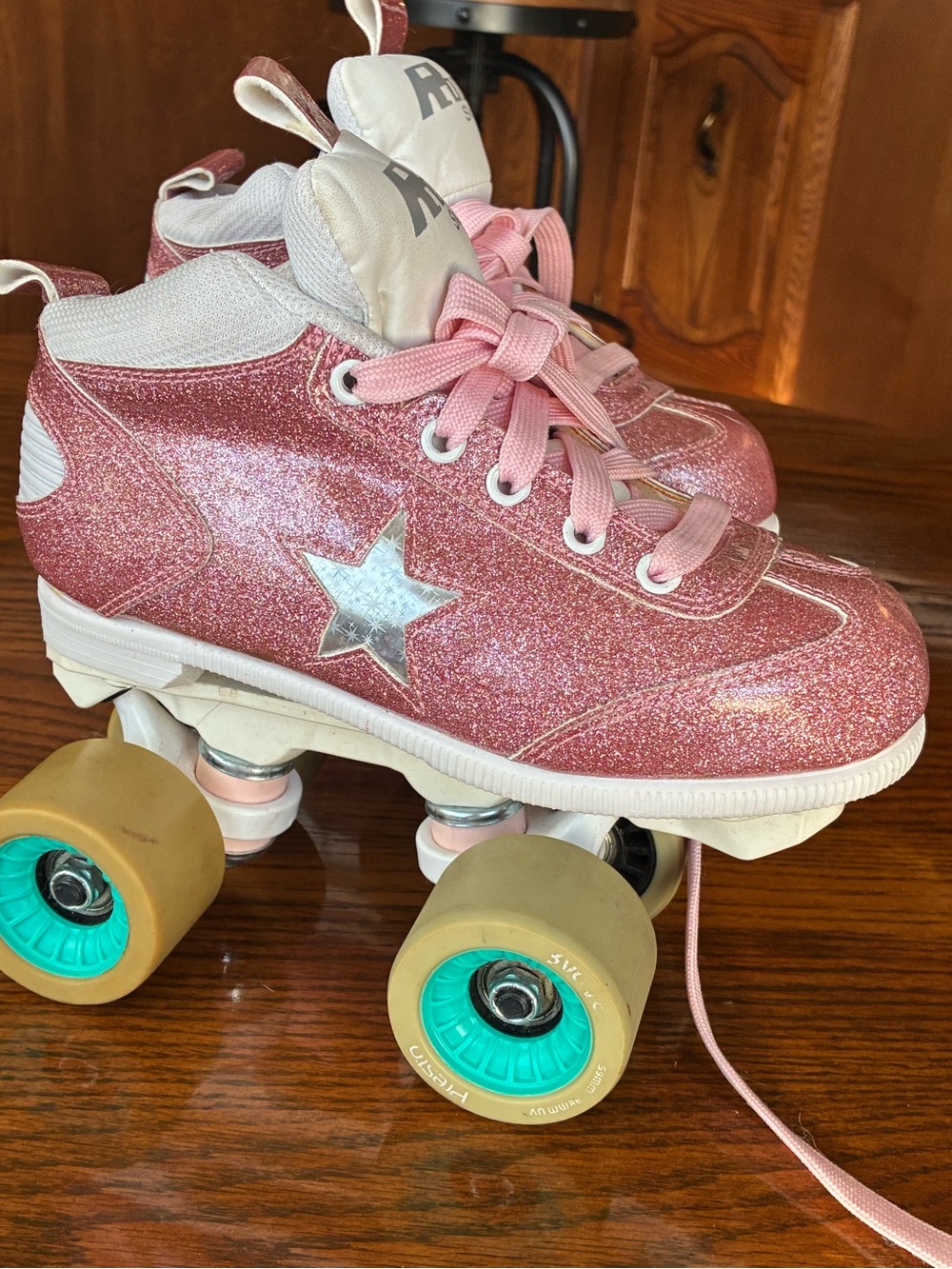 Sure-Grip Rock Star Pink Glitter Roller Skates Size 3 + Malibu Wheels Toe Stops